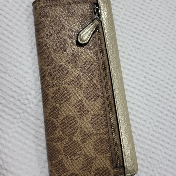 Coach Gold Wallet - Picture 4 of 7